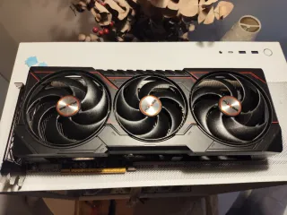 Sapphire RX 9070 XT 16GB Tarjeta Gráfica