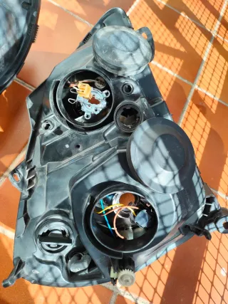 Focos Delanteros Renault Clio 2