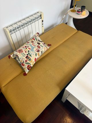 Sofá Cama Amarillo Tela y Madera