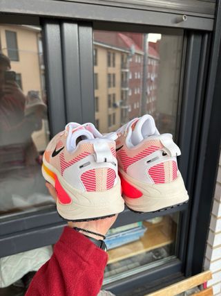 Zapatillas Nike Vomero 18 Naranja/Rosa