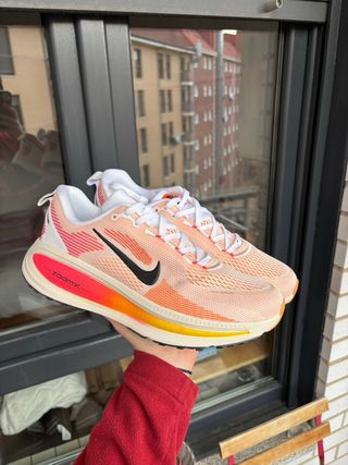 Zapatillas Nike Vomero 18 Naranja/Rosa