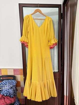 Traje de Flamenca Amarillo con Volantes