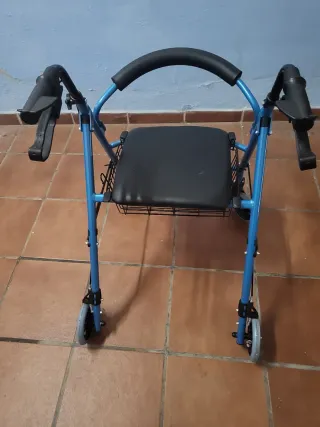 Andador para personas mayores azul