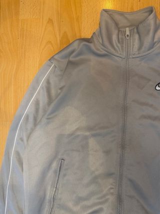 Chaqueta Gris Nike con cremallera Talla L