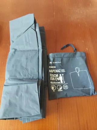 Poncho infantil Quechua Arpenaz 10L Azul marino