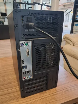 PC Gaming Torre UNYKAch i5-9400 8GB SSD 512GB