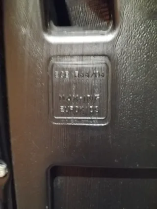 Silla de coche infantil roja y negra