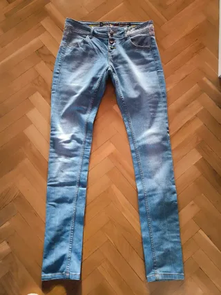 Pantalón Desigual bordado Talla 28