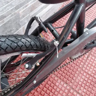 Bicicleta BMX Negra