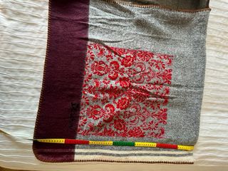 Poncho Desigual Gris y Rojo Talla Única
