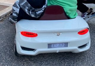 Coche eléctrico infantil con mando