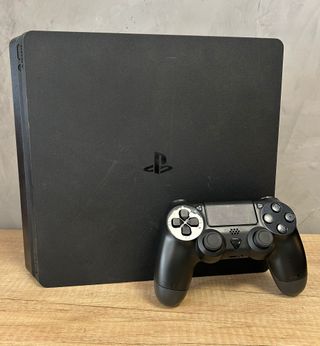 PlayStation 4 Slim Negra