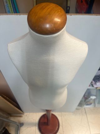 Alquiler maniquí infantil (color blanco)