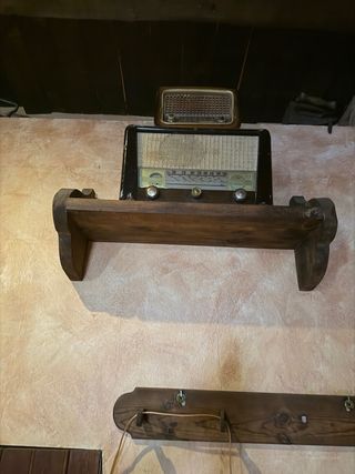 Antiguo fuelle fragua de madera y metal, patines.