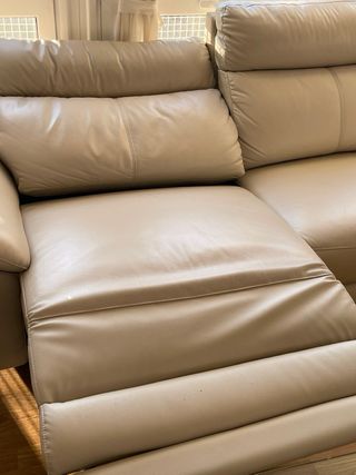 2 Divani in pelle beige articolati 3+2 posti