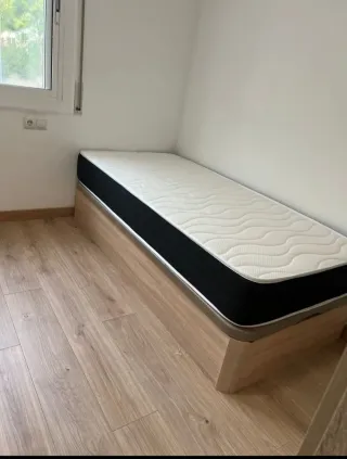 Letto con contenitore e materassi