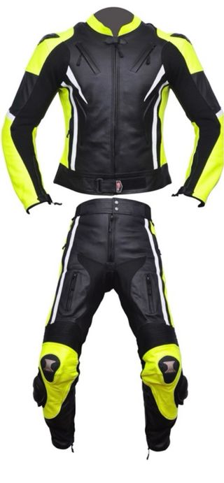 Mono de moto negro y amarillo