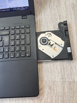 ASUS X552C - GeForce 710M - 8Gb RAM