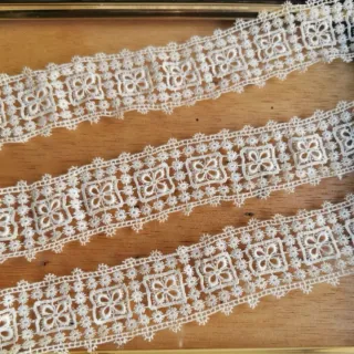 Encaje antiguo 2 tiras