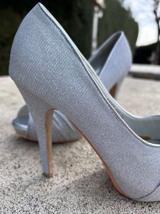 Zapatos de fiesta plateados talla 38