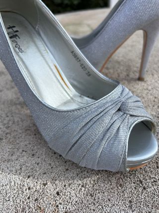 Zapatos de fiesta plateados talla 38