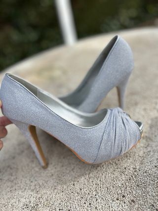 Zapatos de fiesta plateados talla 38