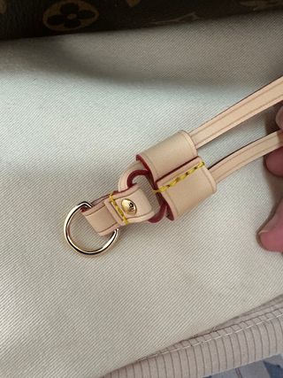 Louis Vuitton NeverFullRoja