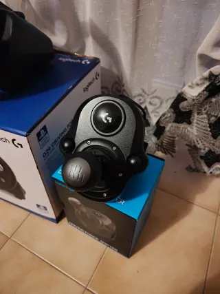 Logitech G29: volante, pedali e cambio
