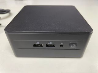 ASUS NUC 12 Pro i3 1220p 10 núcleos (como nuevo)