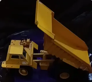 Camión de Construcción Metálico Amarillo