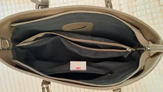 Borsa Ferrini marrone con tasche interne