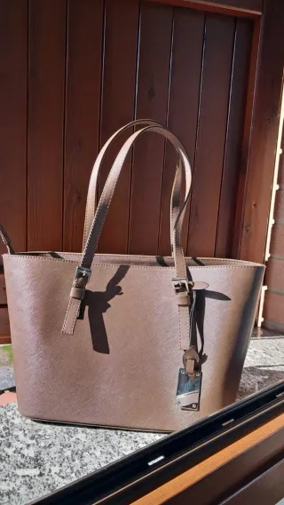 Borsa Ferrini marrone con tasche interne