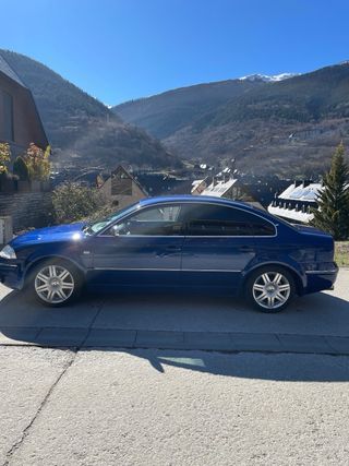 Volkswagen Passat 2.8 V6 4Motion 2003