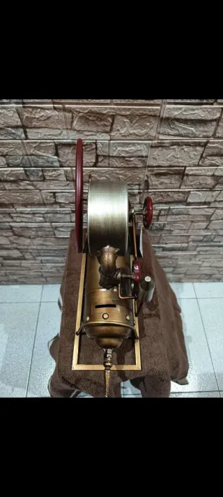 Moto Decorativa Hierro Roja