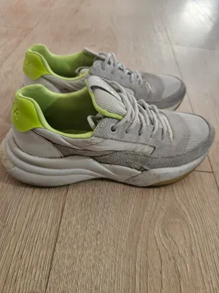 Zapatillas Bimba y Lola grises y verdes