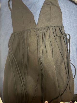 Vestido negro corto tirantes