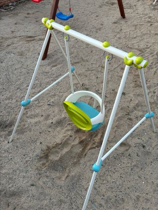 Columpio bebé con asiento seguro