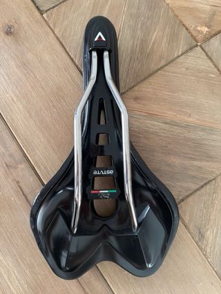 Sillín Astute Pilarga Negro