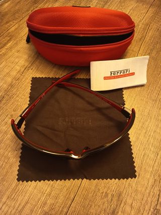 Gafas de Sol Ferrari Negras y Rojas