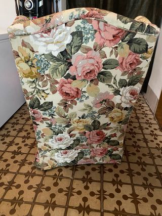 Sillón orejero floral, 55,00€
