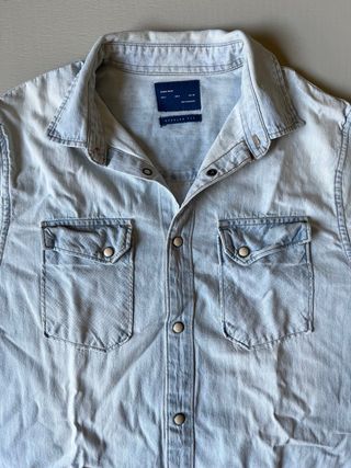 Camisa vaquera Zara Man. Regular Fit. Talla S.