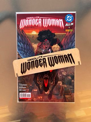 Expositor de Cómics Absolute Wonder Woman (DC)