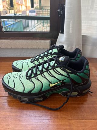 Nike TN Originales Verde y Negro