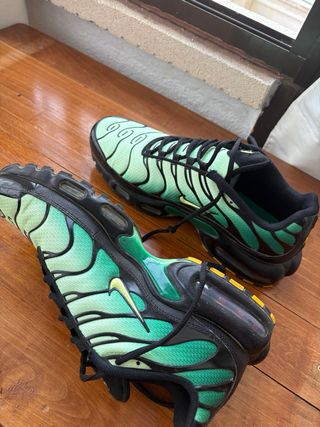 Nike TN Originales Verde y Negro