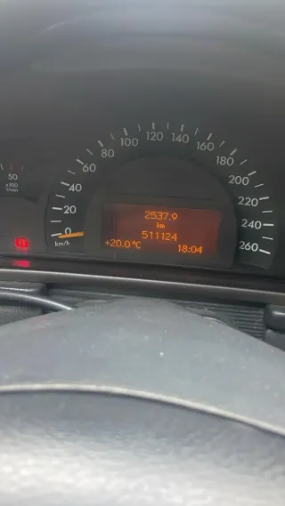 Mercedes-Benz C220 2003