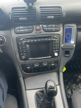 Mercedes-Benz C220 2003