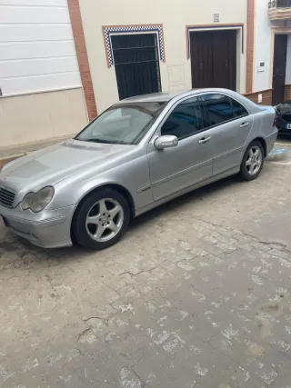 Mercedes-Benz C220 2003