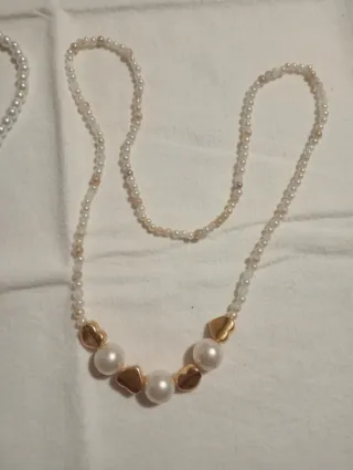 Set 2 collane bigiotteria oro e bianche