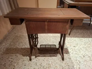 Máquina de coser Singer antigua