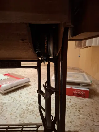 Máquina de coser Singer antigua